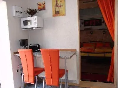 Gemuetliche In Spreewald Mit Eigener Terrasse アパート リュベナウ